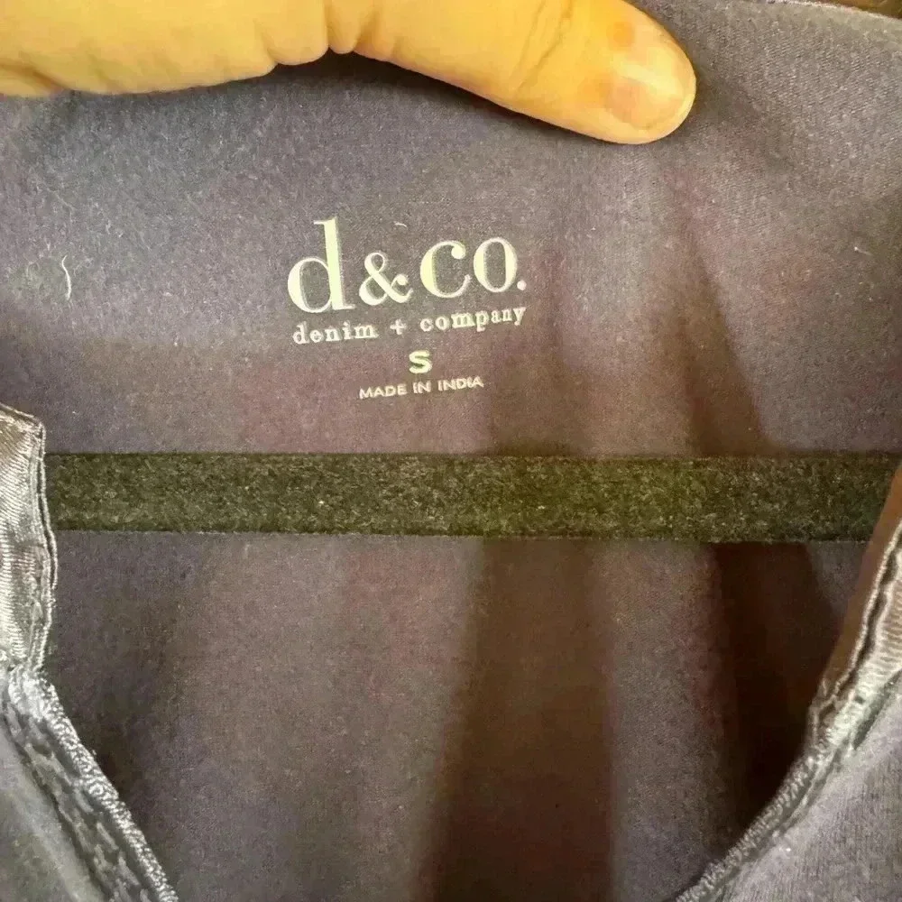 d & co. Navy 3/4 Sleeve Top with satin like collar detail - Picture 2 of 2